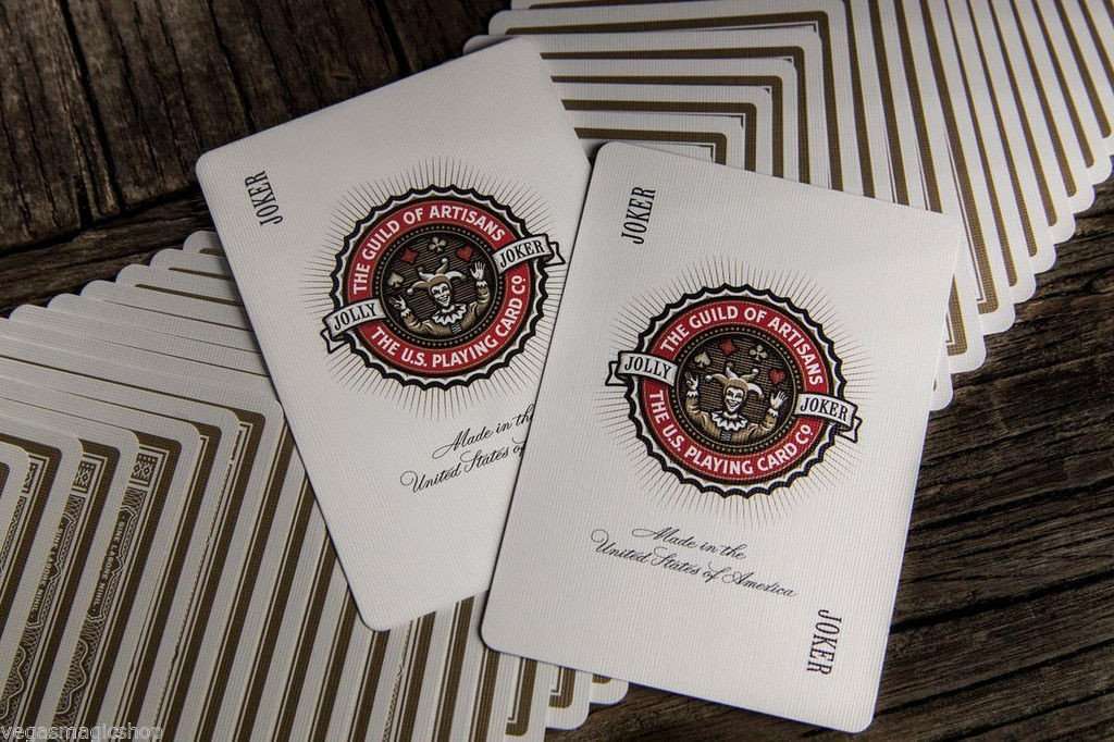 742-artisan-white-playing-cards-uspcc-1.jpg
