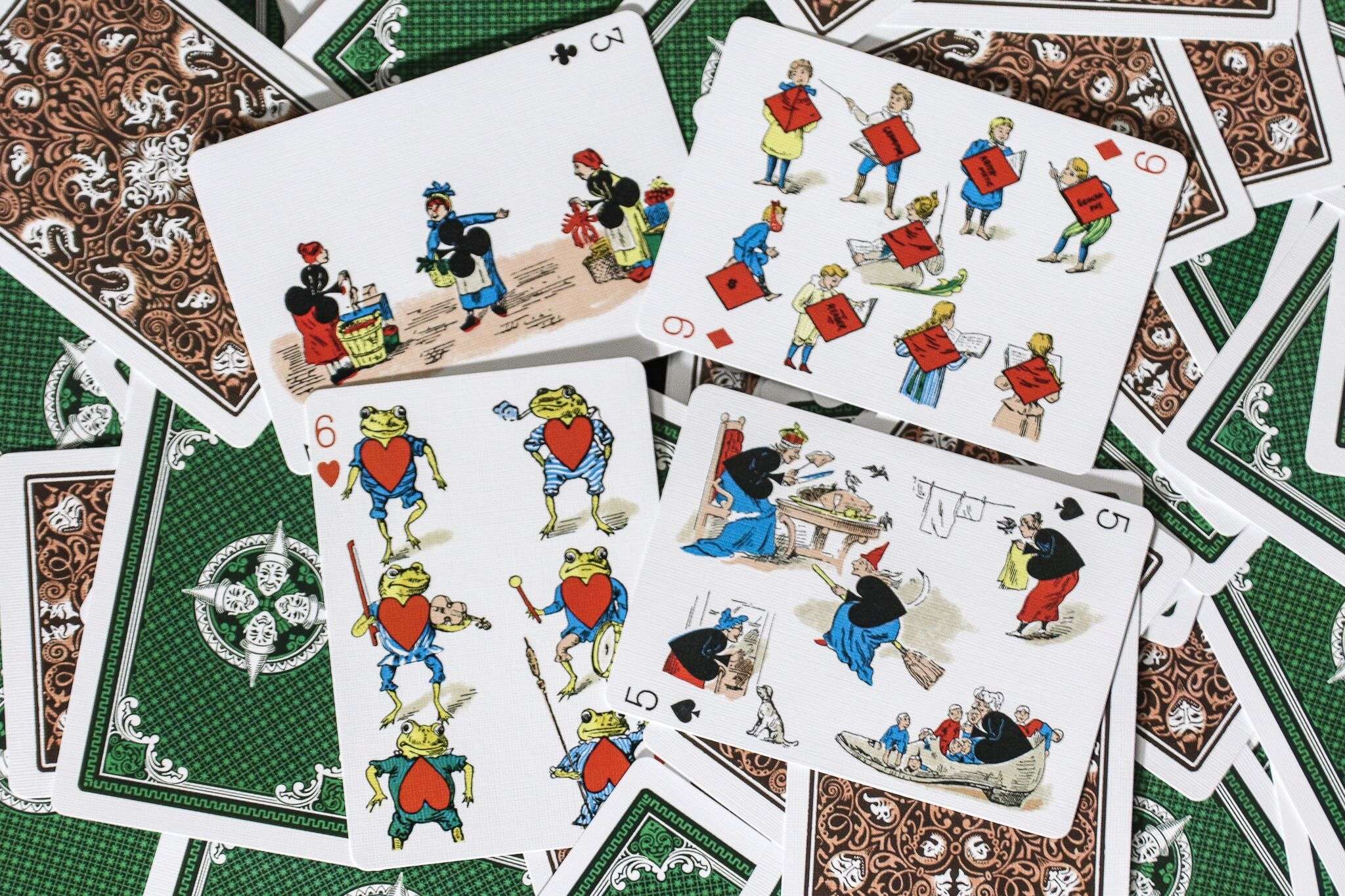 7466-vanity-reproduction-playing-cards-uspcc-1.jpg