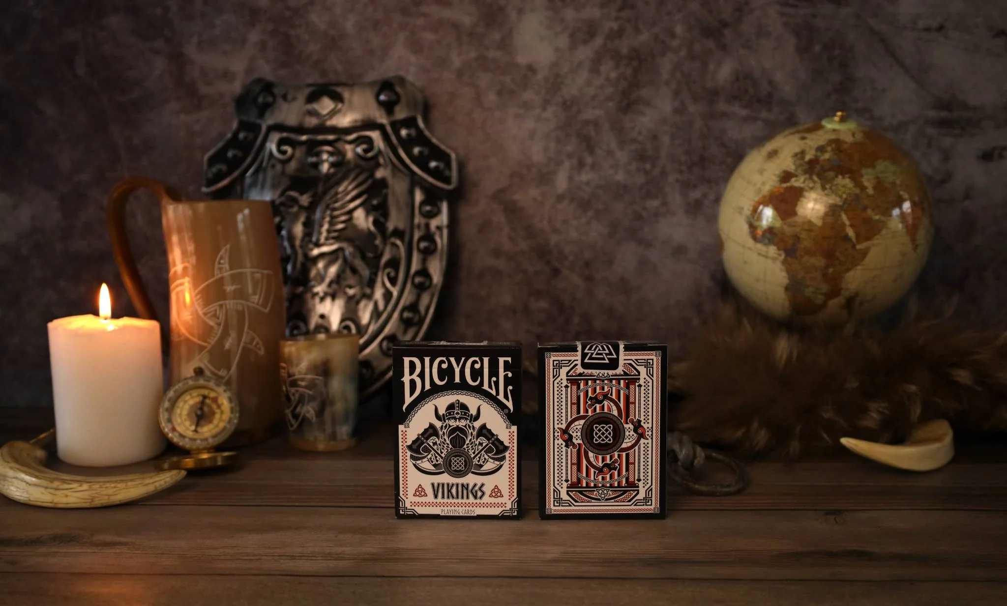 7525-vikings-bicycle-playing-cards-2.webp