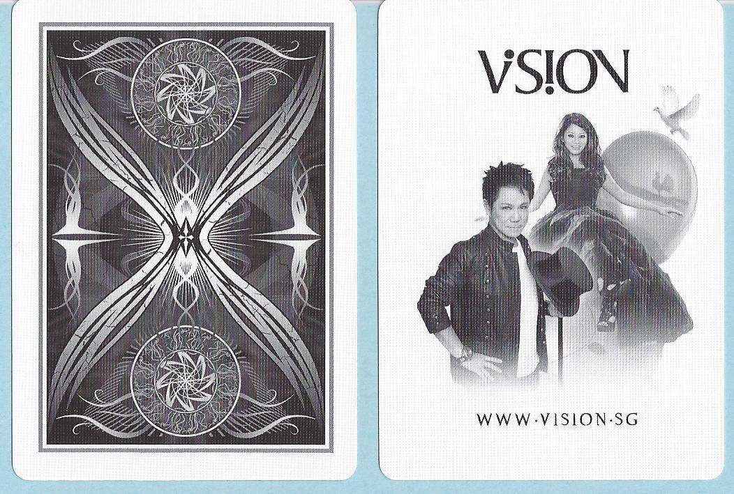 7589-vision-white-bicycle-playing-cards-1.jpg