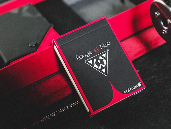 Wolfram v2 Rouge et Noir Playing Cards & Display Case TPCC