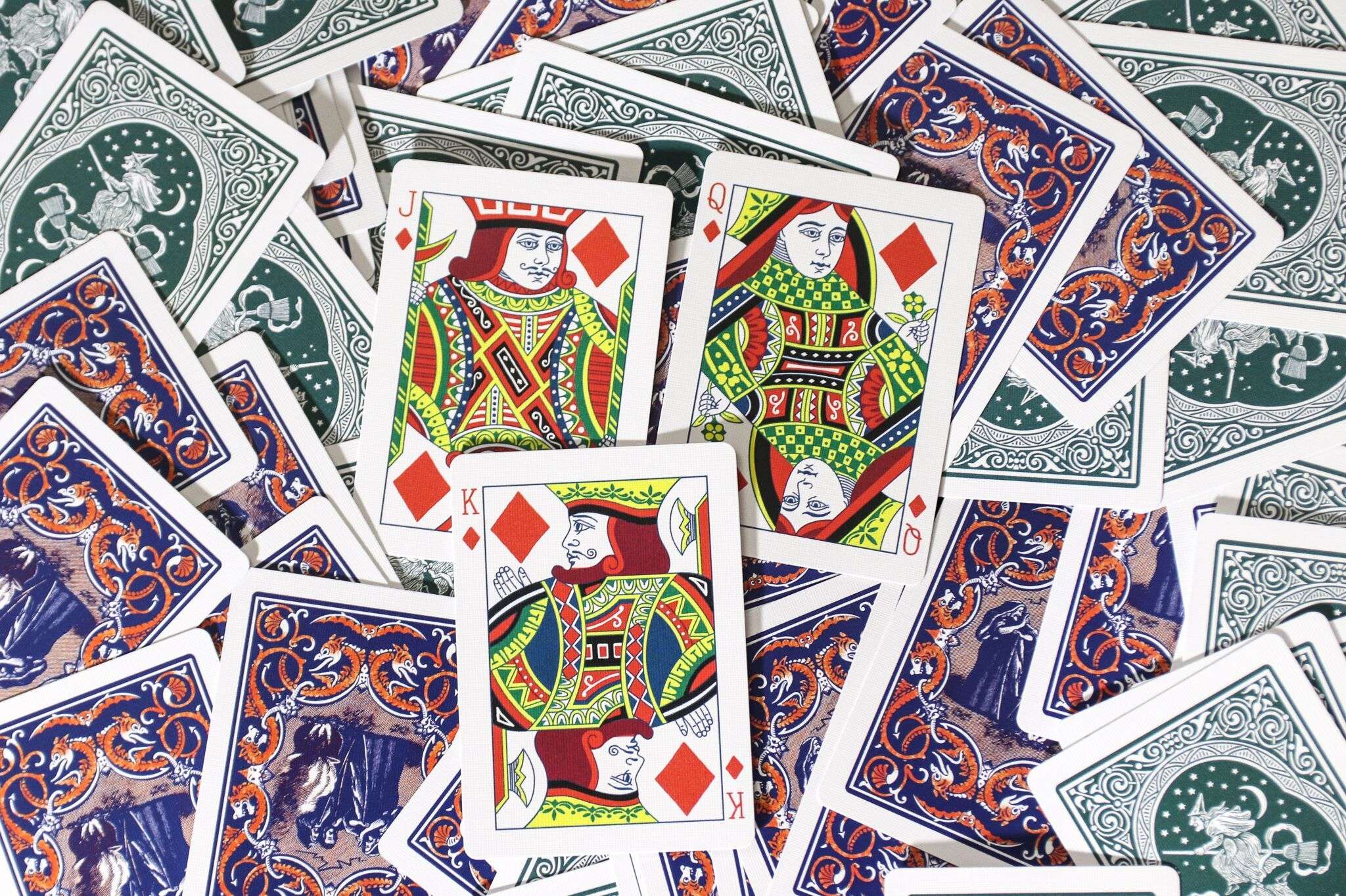 7831-ye-witches-fortune-cards-uspcc-1.jpg
