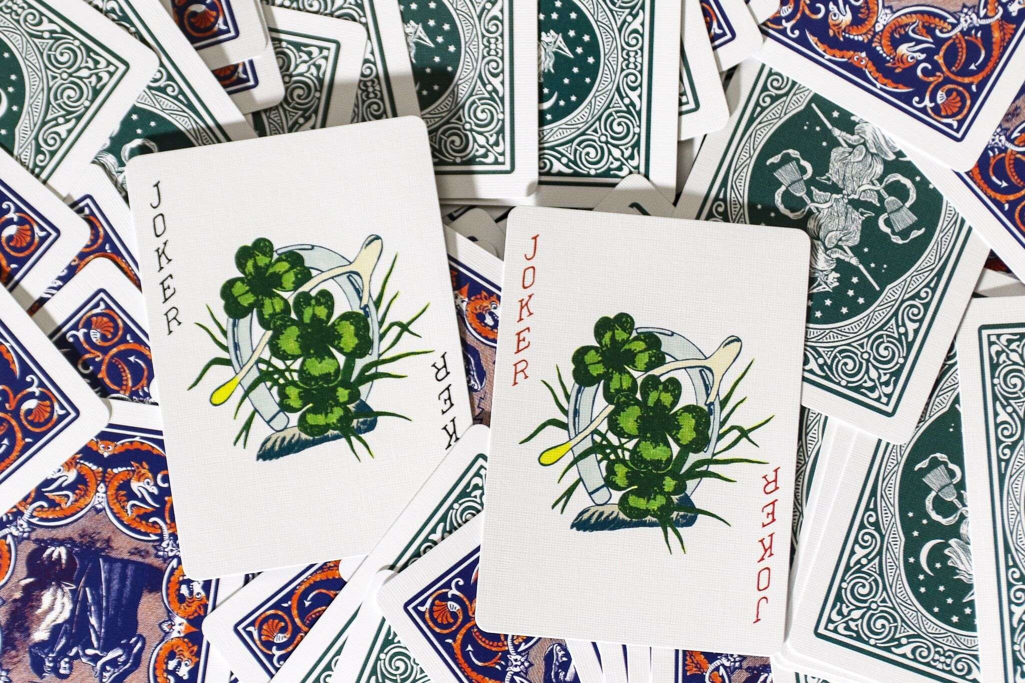 7835-ye-witches-gilded-fortune-cards-uspcc-1.jpg