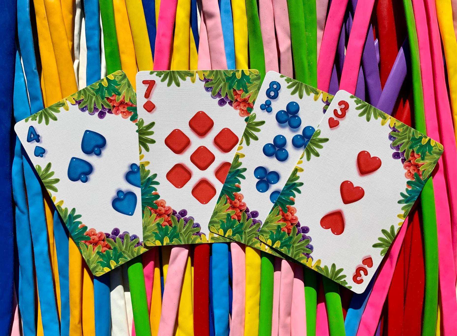 875-balloon-jungle-bicycle-playing-cards-1.jpg