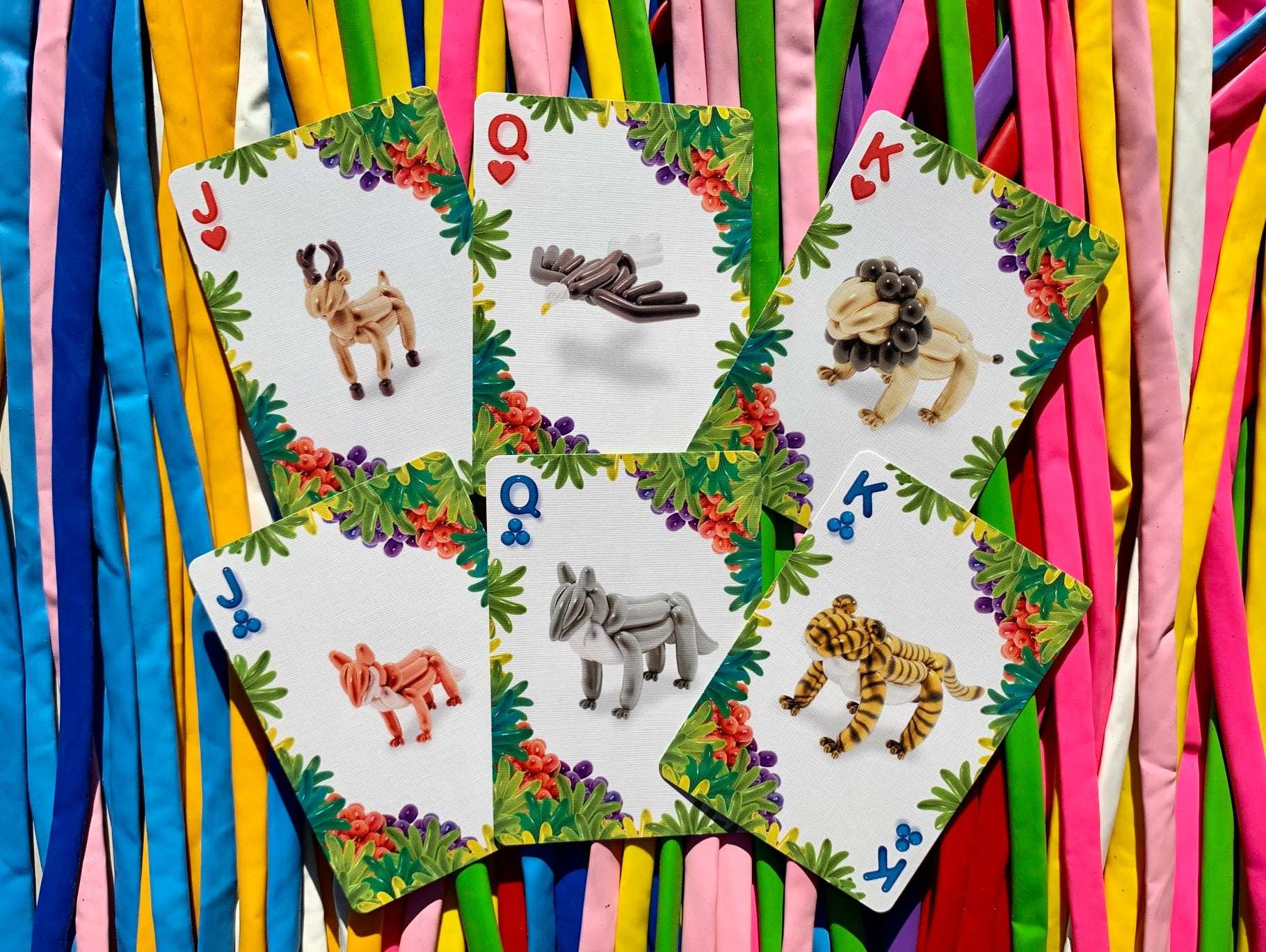 875-balloon-jungle-bicycle-playing-cards-1.jpg