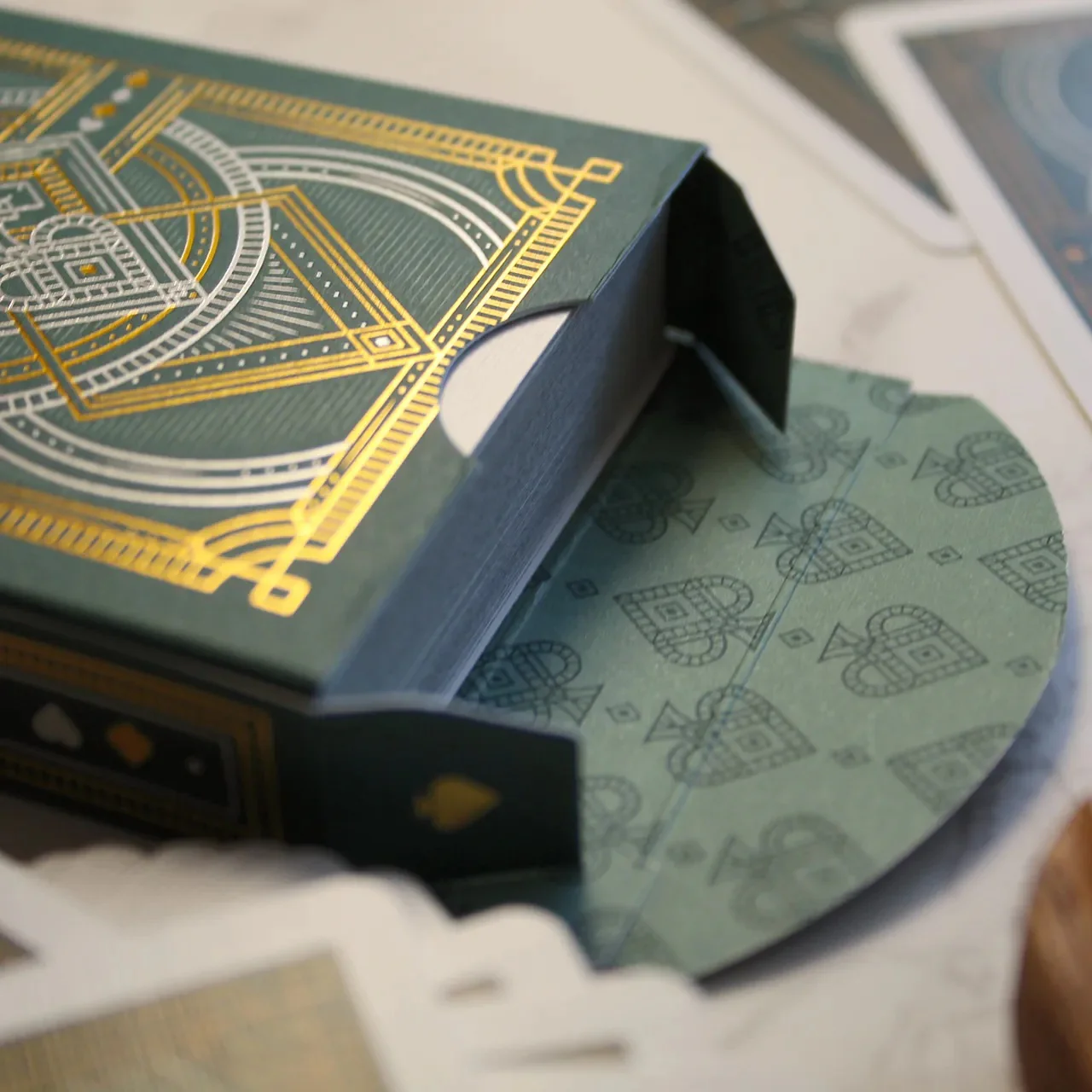 974-bicycle-byzantine-playing-cards-opulence-meets-antiquity-1.webp